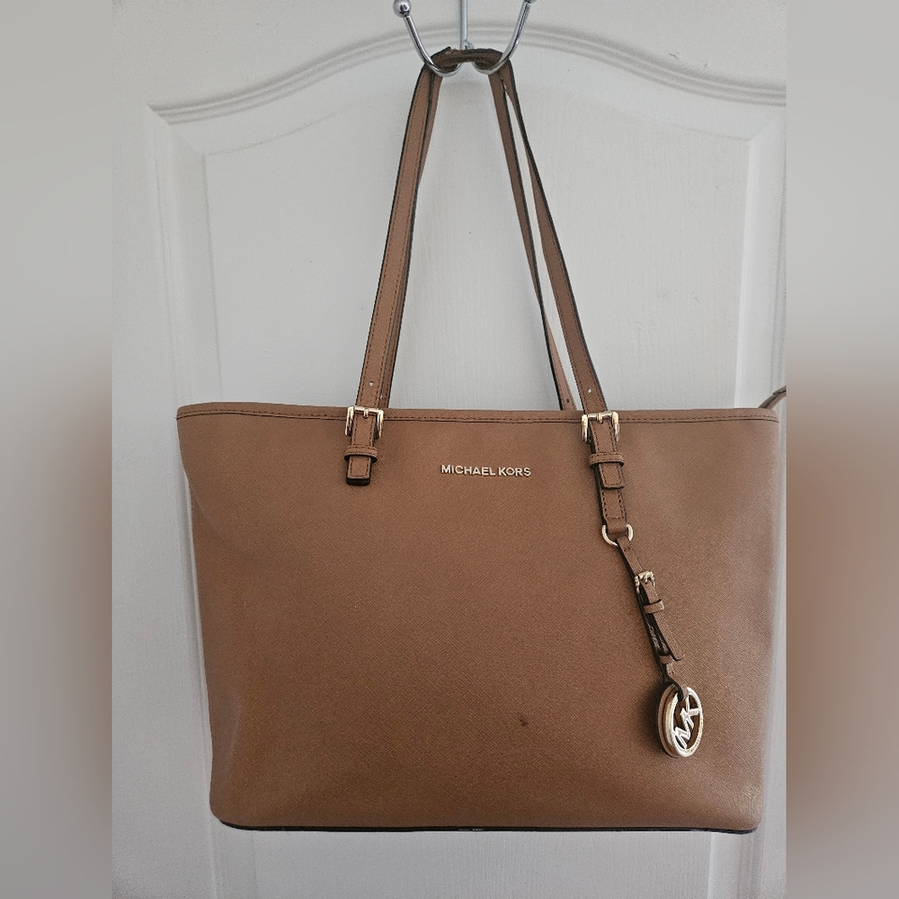 Michael kors shoulder purse